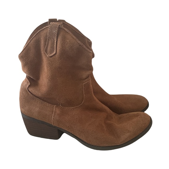White Mountain Shoes - White Mountain Camel Suede Ankle Western Style Boots